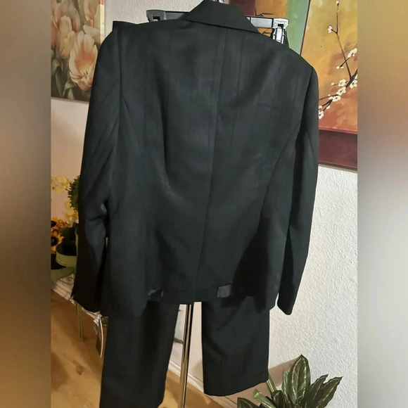 Le Suit pantsuit size 8 - Picture 4 of 10